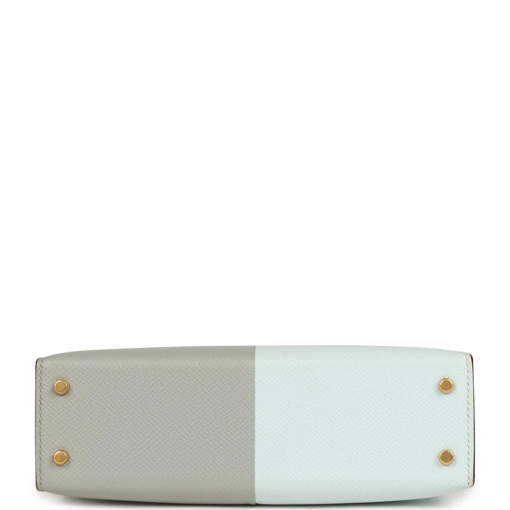 Hermès Special Order (HSS) Kelly Sellier 20 Casaque Bleu Brume and Bleu Glacier Epsom Brushed Gold Hardware - Image 9