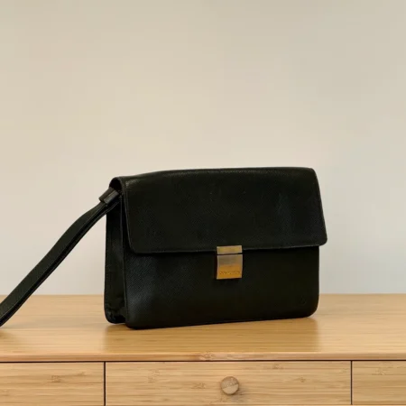 Louis Vuitton Taiga Selenga Clutch