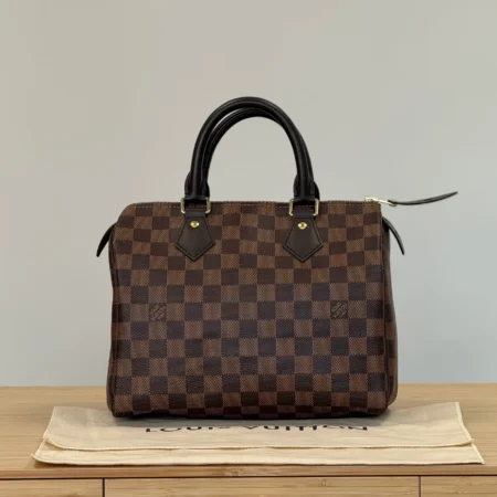 Louis Vuitton Speedy 25