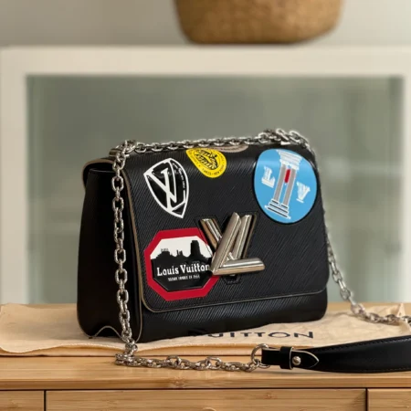 Louis Vuitton Twist Chain MM 'World Tour'