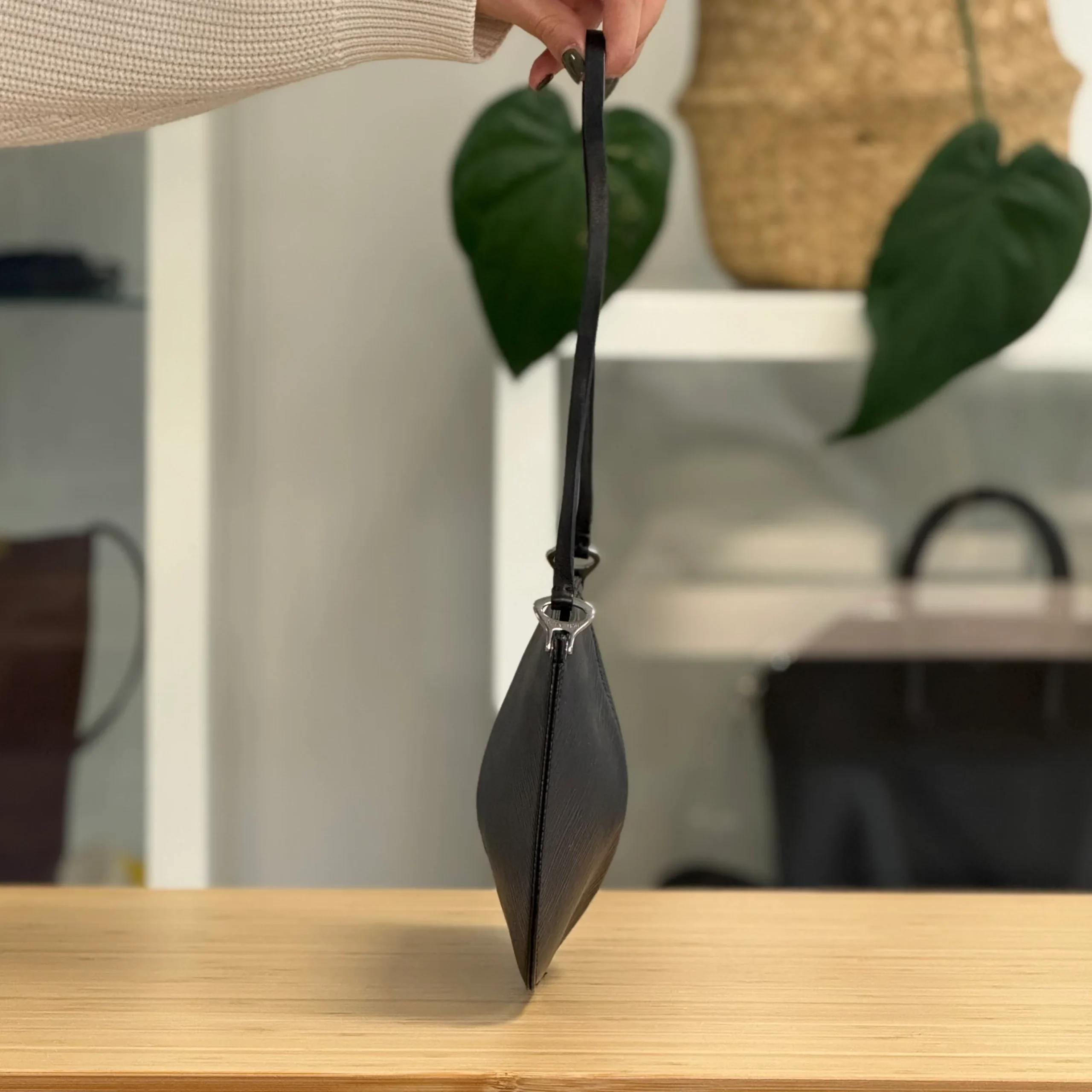 Louis Vuitton Epi Demi Lune Pochette - Image 4